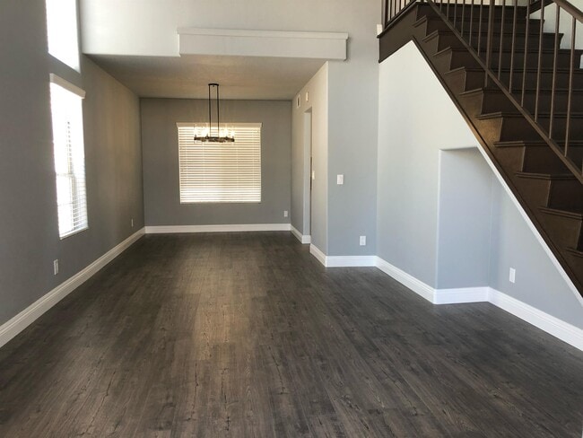 Photo - 528 S Tomsik St