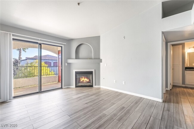 Photo - 950 Seven Hills Dr Unidad 2922