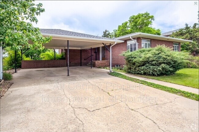 Building Photo - 2360 Balsam Dr Rental