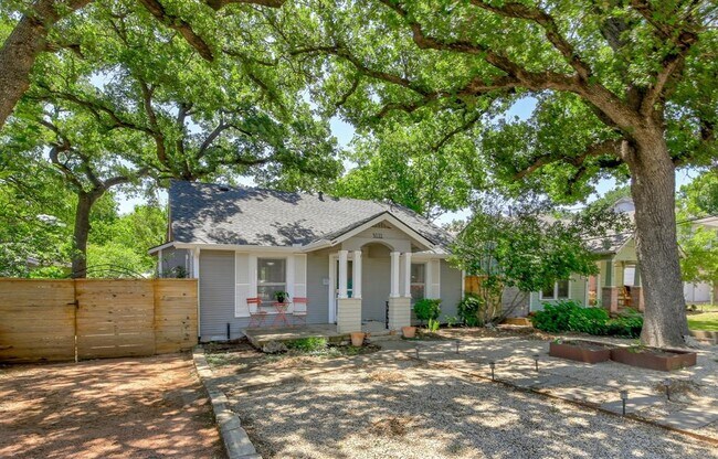 Photo - 3111 Robinson Ave