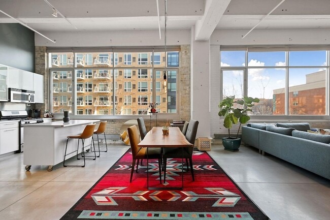 Photo - 700 N Washington Ave