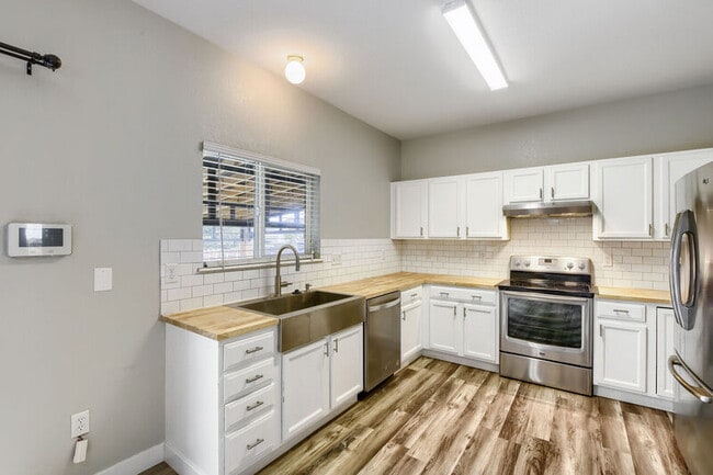 Photo - 8102 Silver Glen Dr