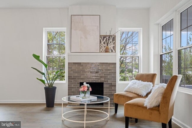 Photo - 201 Parkway St