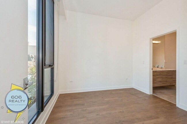 Photo - 3462 N Lincoln Ave