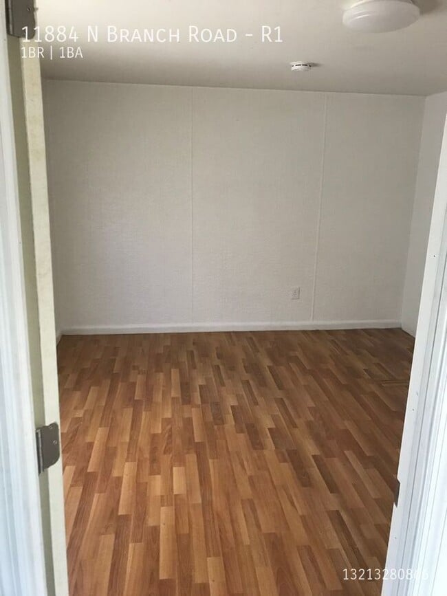 Photo - 11884 N Branch Rd Unidad R1