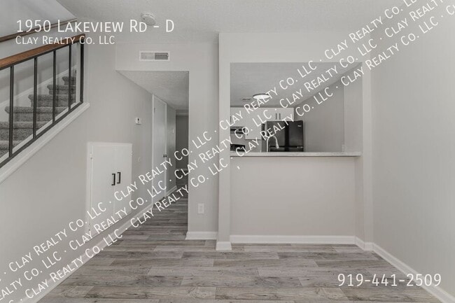 Photo - 1950 Lakeview Rd Unit D