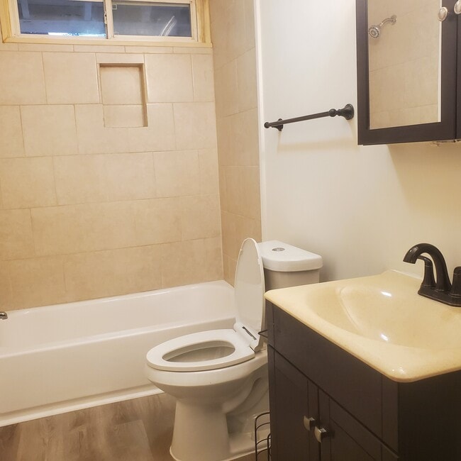 Photo - 3072 Lone Oak Ave SW