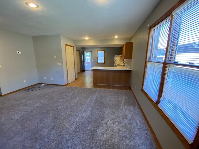 Photo - Great 2 bedroom 1.5 bathroom Duplex