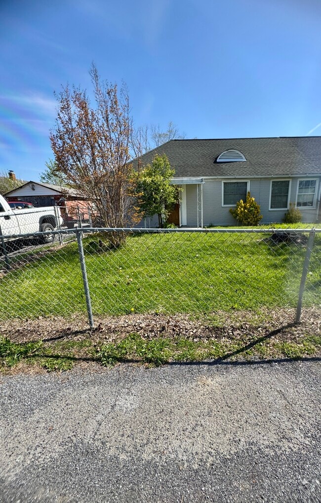 Photo - 606 W Sullivan St