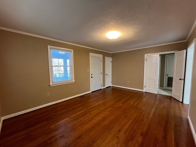 Photo - Charming Brick House off Fort Avenue