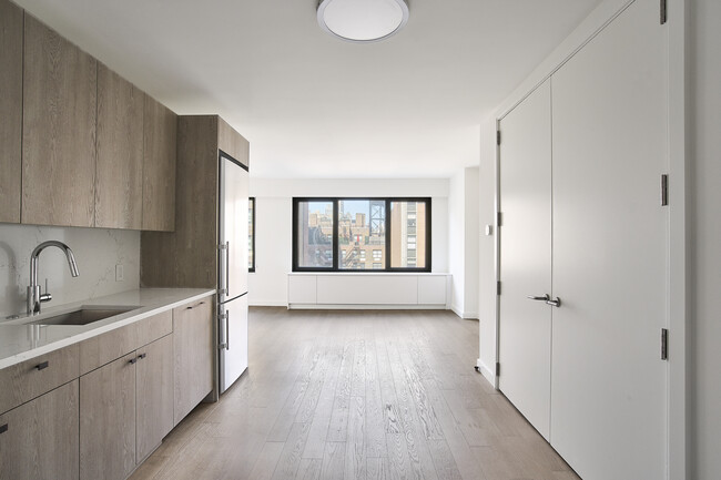 Photo - 220 East 72nd Street