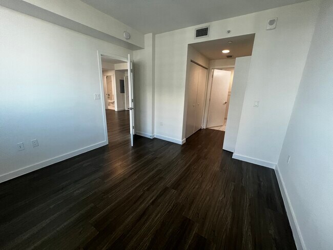 Photo - 1344 NE Miami Ct Unit B2