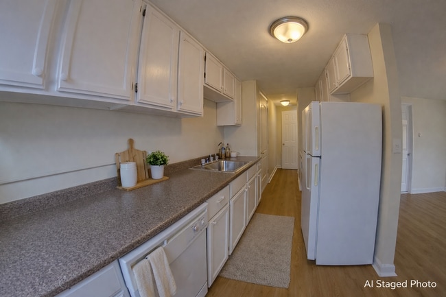 Photo - 3D Tour Available - Centrally located 1 bedroom apartment with Washer and Dryer on site! Availabl...