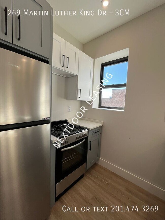 Photo - 269 Martin Luther King Dr-3CM Unidad 3CM