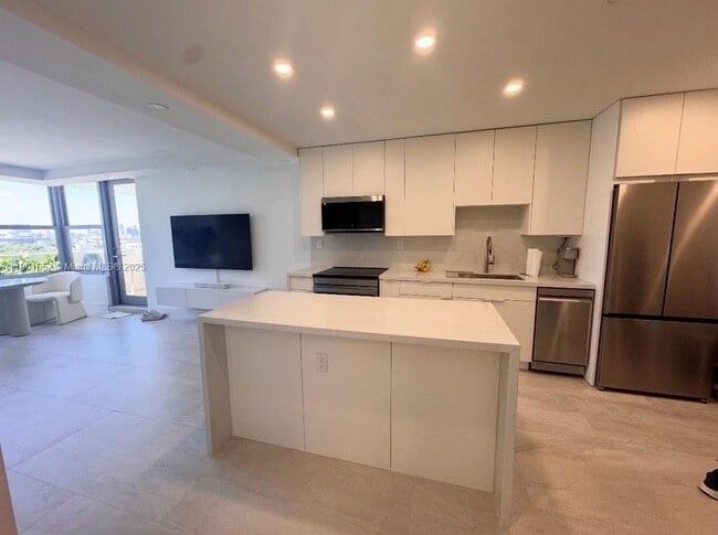 Photo - 2899 Collins Ave Unidad 1414