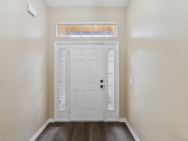 Photo - Don't Miss This Move-in Ready 4/2/2