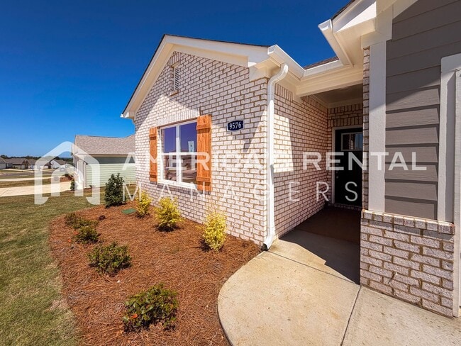 Photo - Brand New Three Bedroom Hudson Plan for Rent in Tuscaloosa! Sign a 13-month lease by 5/15/2026 an...