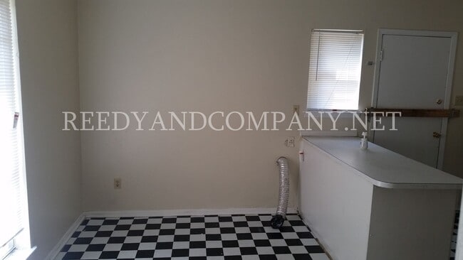 Photo - 3990 Ashview Cove