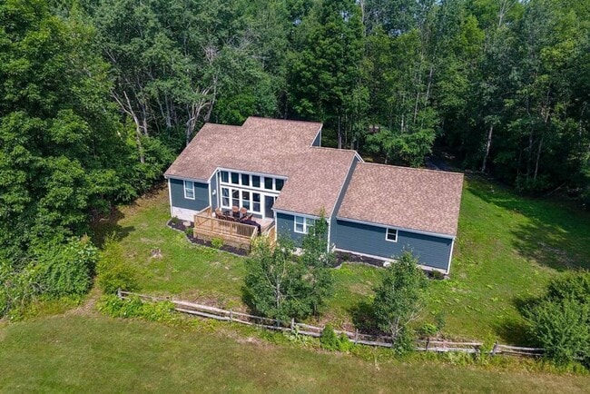 Photo - **Furnished Winter Rental** 3 Bed, 2 Bath ...