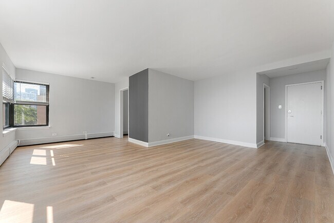 Photo - 5858 N Sheridan Rd Unit 402