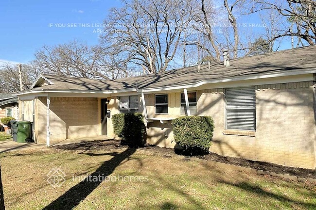 Photo - 811 Clover Park Dr