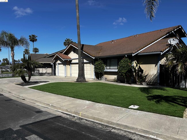 Photo - 5593 Drakes Dr