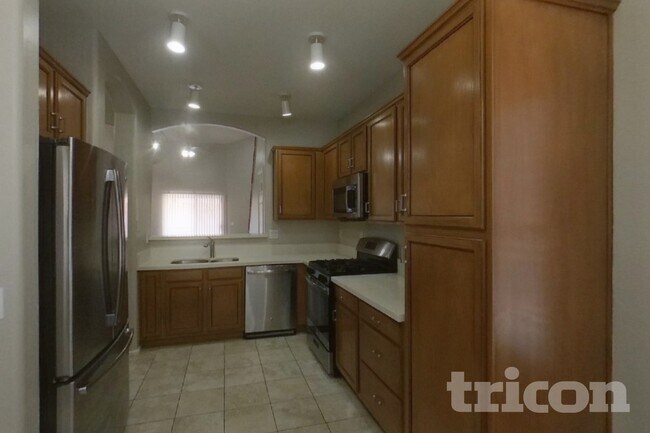 44 S Greenfield Rd