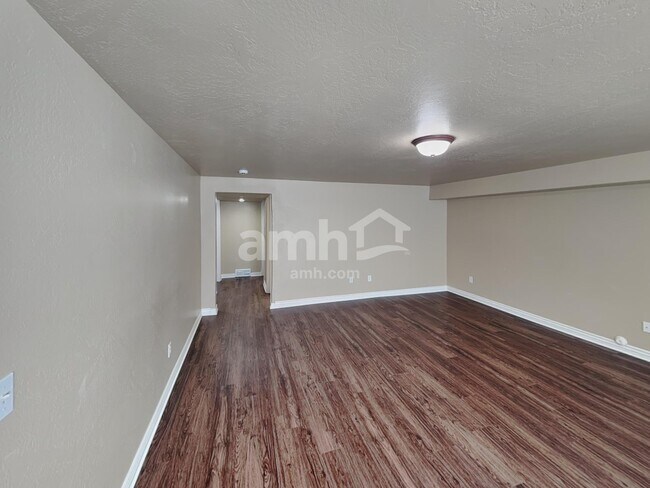 Photo - 1449 S 2490 E