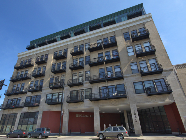 Building Photo - 1645 W Ogden Ave Unit 0304 Rental