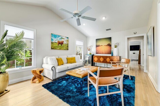 Photo - 3321 Windsor Rd