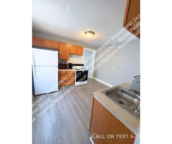 1290 Blythe Ave SE Unit 2