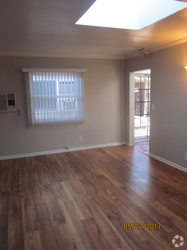 Building Photo - 12952 Burbank Blvd Unit 12952 Rental