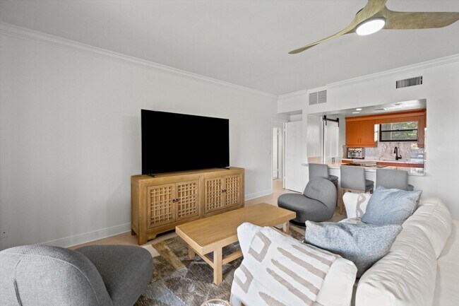 Photo - 11842 Pebblewood Dr Unit 202