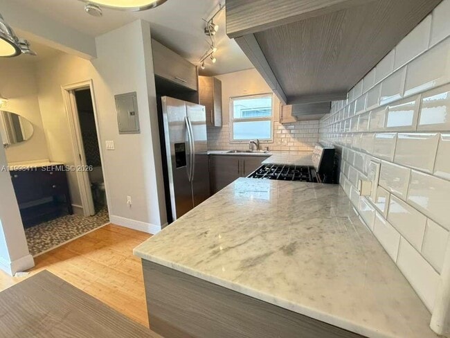 Photo - 131 Zamora Ave Unit 6