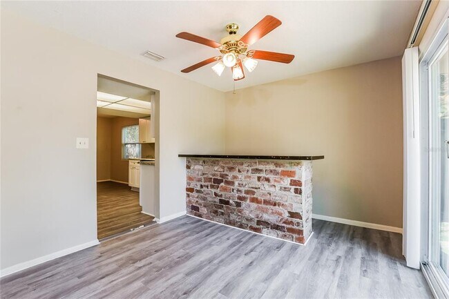 Photo - 1005 Park Dr