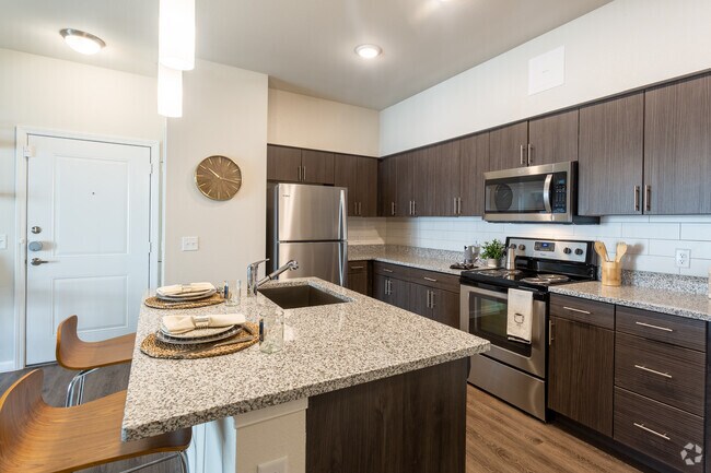 1 BR, 1 BA 625 SF