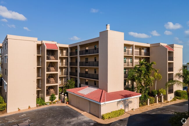 201 International Dr. Cabo Cañaveral, FL 32920-3659 - The Oaks