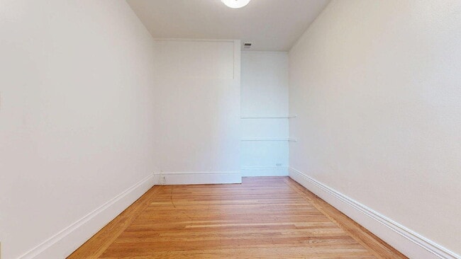 Photo - Bright Top-Floor 2BR / 1.5BA Apartment North of Panhandle & Next to Golden Gate Park