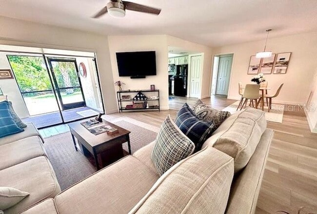 Photo - 230 Laurel Hollow Dr