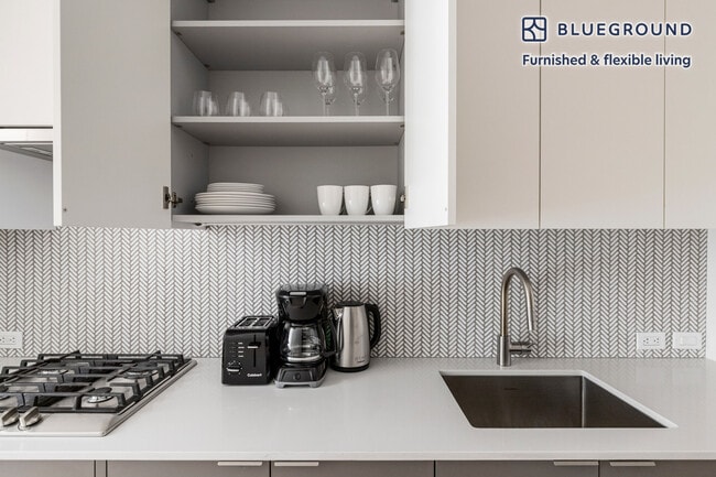 Photo - 244 W 29th St Unidad FL2-ID2149