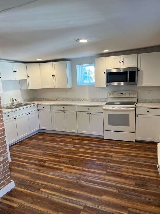 Photo - 150 Maple St Unit 2