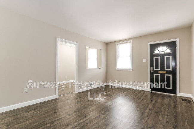 Photo - 915 W Browning Rd