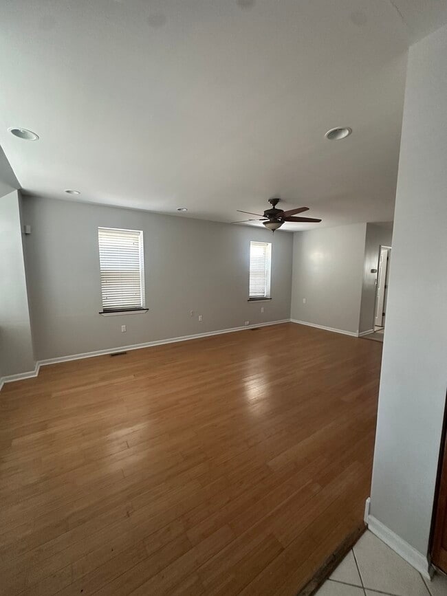 Photo - 2449 W Taylor St