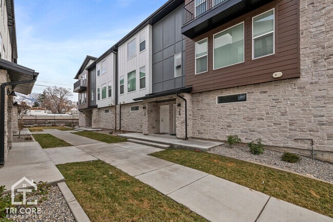 Photo - 143 E Lavalle Ct