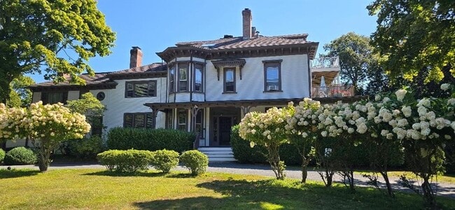 Building Photo - 46 Chastellux Ave Unit M1 Rental