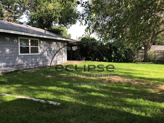 717 Lee Dr