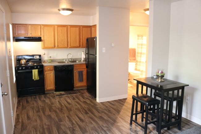 Cedars Apartments, 1700 Indian Plaza Dr NE, Albuquerque, NM 87106