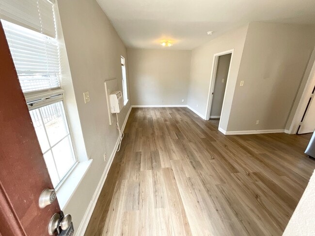 Photo - 510 S Pine St Unit 510 S. Pine St. Apt. 1