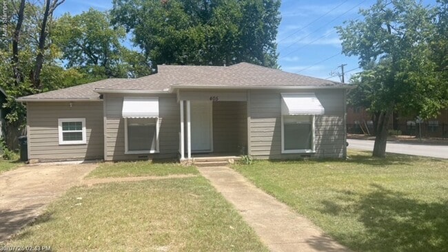 Building Photo - 405 Williams St Rental