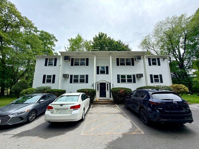 Building Photo - 2 Annaberry Ln Unit 1B
